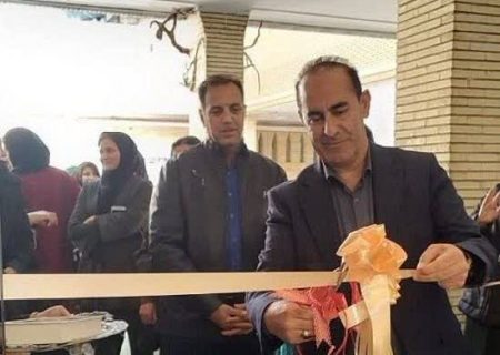 افتتاح نمایشگاه زمزمه های سیاه قلم در مرکز آموزش فنی و حرفه ای خواهران ایلام