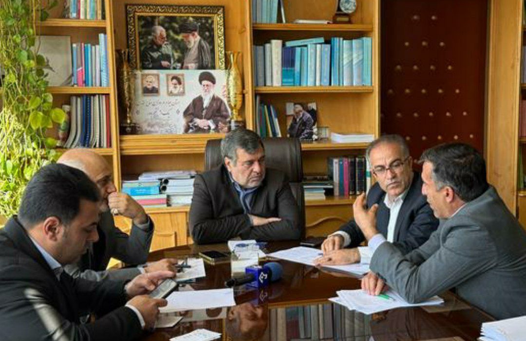 فریدون همتی: گردش مالی شرکتهای صنعتی باید در بانکهای ایلام باشد/ ترک فعل در حوزه محیط زیست جرم است