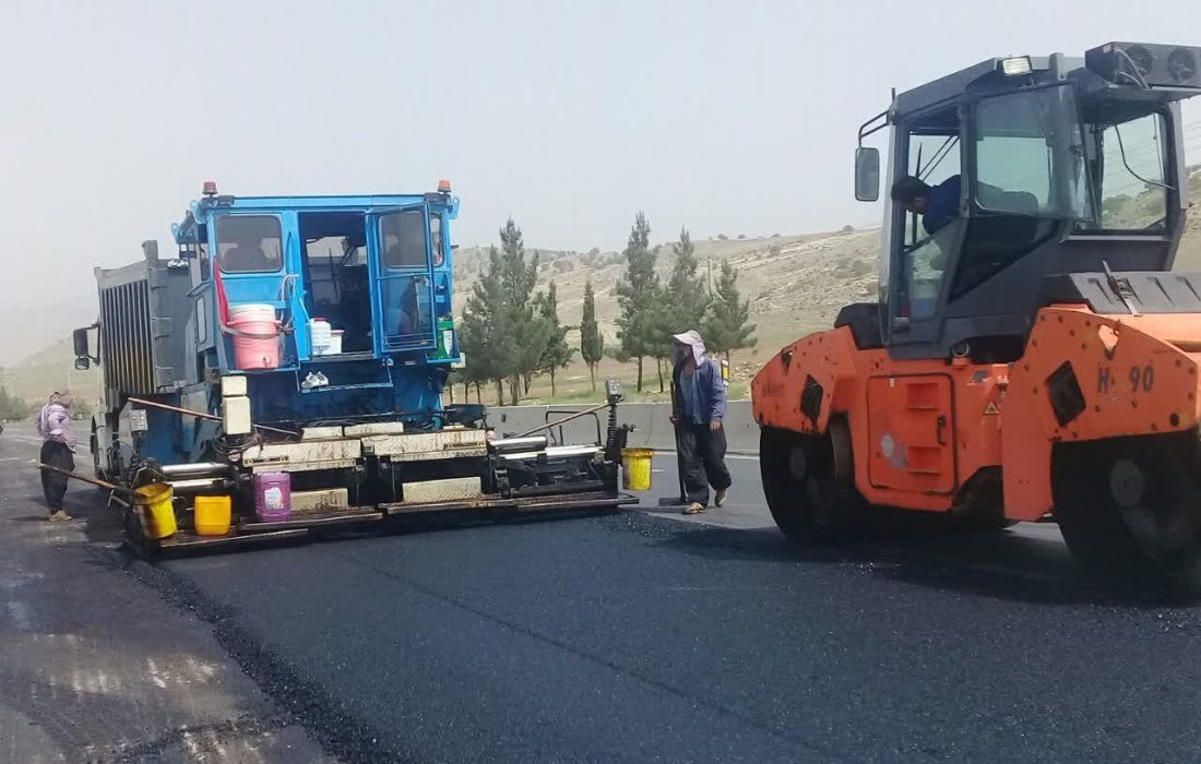 تعریض و بهسازی محور ساتیان – سهراهی کلان ایوان با جدیت ادامه دارد