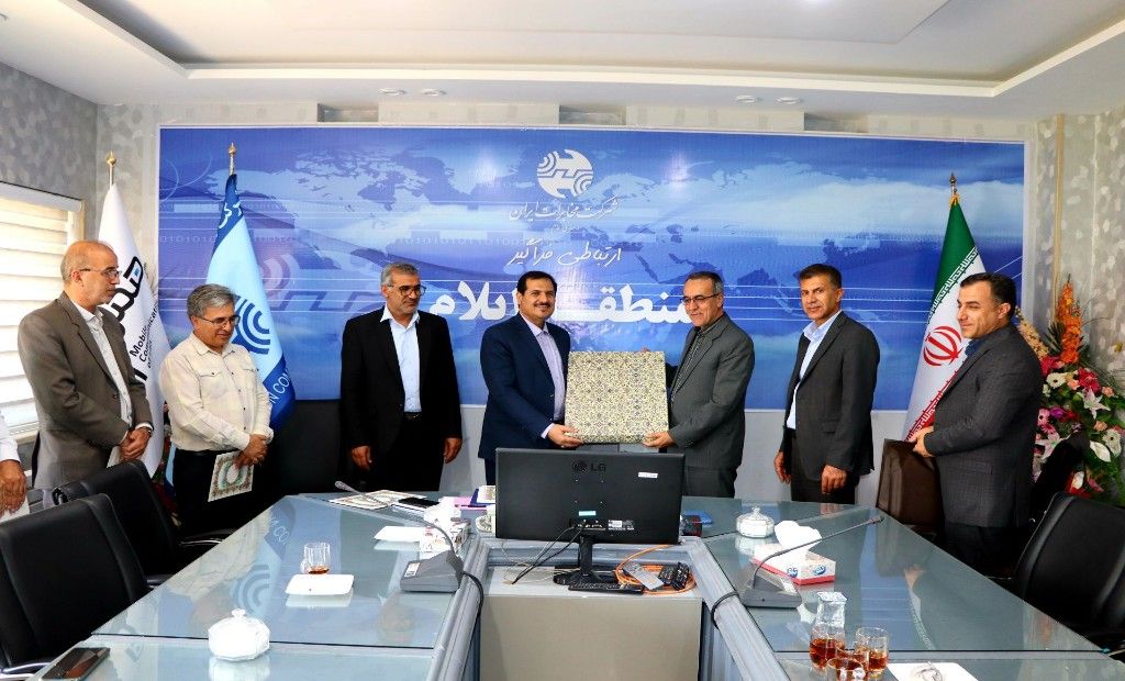 ناصر مرادی پویانی از مدیران و کارکنان مخابرات منطقه ایلام تقدیر کرد