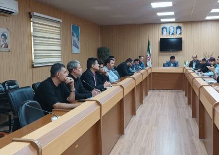 بررسی بازار مهران در نشست ستاد تنظیم بازار؛ قیمت میوه‌ها زیر ذره‌بین