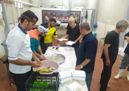 کمک ۱۱ میلیارد ریالی موکب‌داران مرز مهران به نیازمندان و مددجویان مهرانی