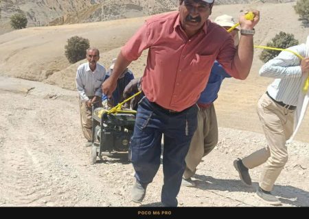 تعویض ۲۰۰ متر لوله فرسوده آب روستای چگاه در دل دره صعب‌العبور چوار