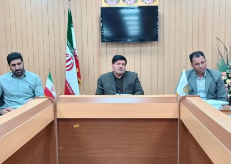 نشست صمیمی فرماندار مهران با صنعتگران صنایع دستی برگزار شد