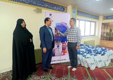 اهدای ۹۰ بسته نوشت‌افزار به دانش‌آموزان کم‌برخوردار ایلام توسط مخابرات و مؤسسه خیریه امام حسن مجتبی (ع)