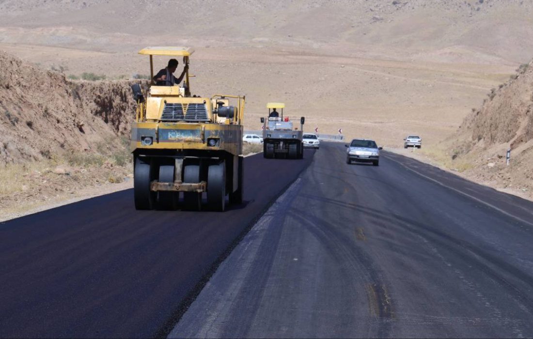 اجرای ۱۰۴ کیلومتر عملیات روکش آسفالت در جاده‌های ایلام / ارتقای ایمنی راه‌ها با قراردادهای ۸۱۱ میلیارد تومانی