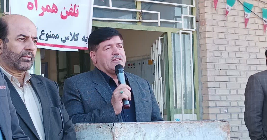 زنگ پدافند غیرعامل در دبیرستان باهنر مهران نواخته شد
