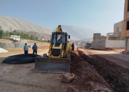 اجرای خط انتقال آب دو روستا و توسعه شبکه شهر لومار در سیروان