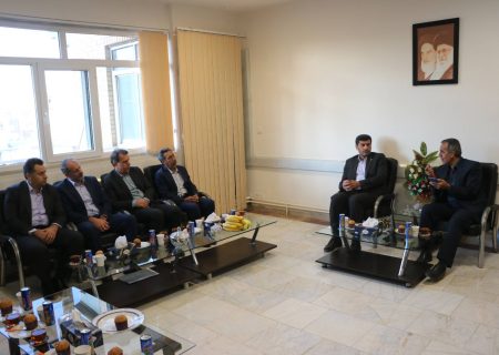 کمیته امداد ایلام موفق به افزودن ۲۵۰۰ خانواده جدید به جمع مددجویان شد؛ توانمندسازی نیازمندان اولویت اصلی است