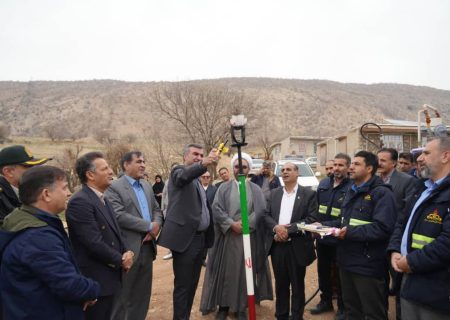 گاز طبیعی به روستای پای هلان بدره رسید؛ ۱۵ خانوار از سوخت پاک بهره‌مند شدند