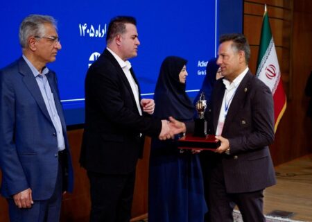 شرکت گاز استان ایلام تندیس سیمین واحد خدماتی سبز کشور را کسب کرد