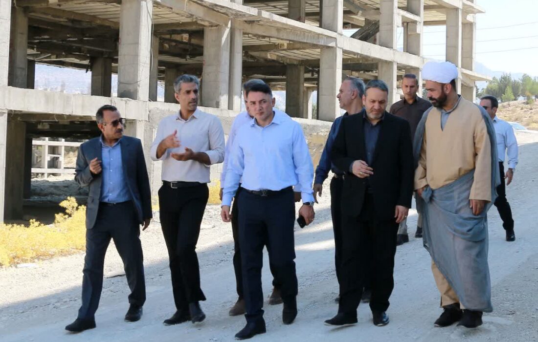 پیگیری موانع پروژههای مسکن ملی ایلام در بازدید معاون بنیاد مسکن