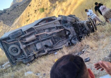 واژگونی آمبولانس در محور ایلام–مهران؛ ۲ نفر از کادر درمان مصدوم شدند