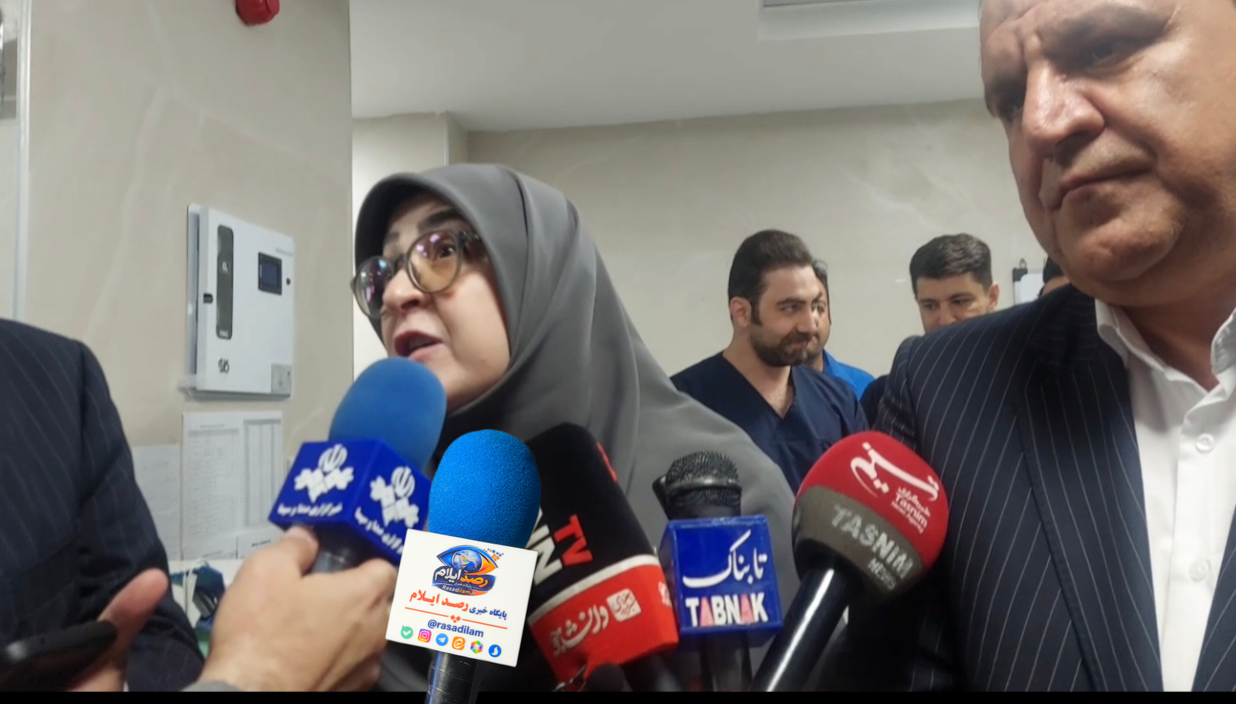 مهاجرانی: بیمارستان شهدای ملکشاهی متناسب با نیاز منطقه تجهیز می‌شود
